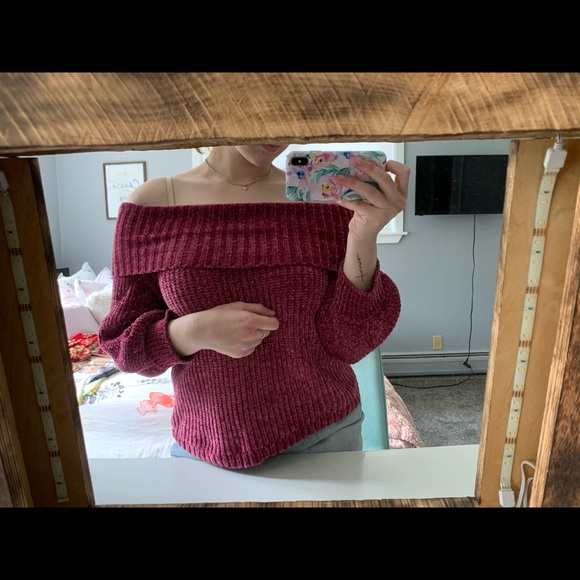 Off the shoulder rose sweater - Picture 2 of 4
